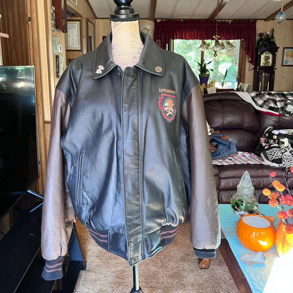 VINTAGE Mens North American 🇺🇸 Hunting Club Leather Bomber Jacket.